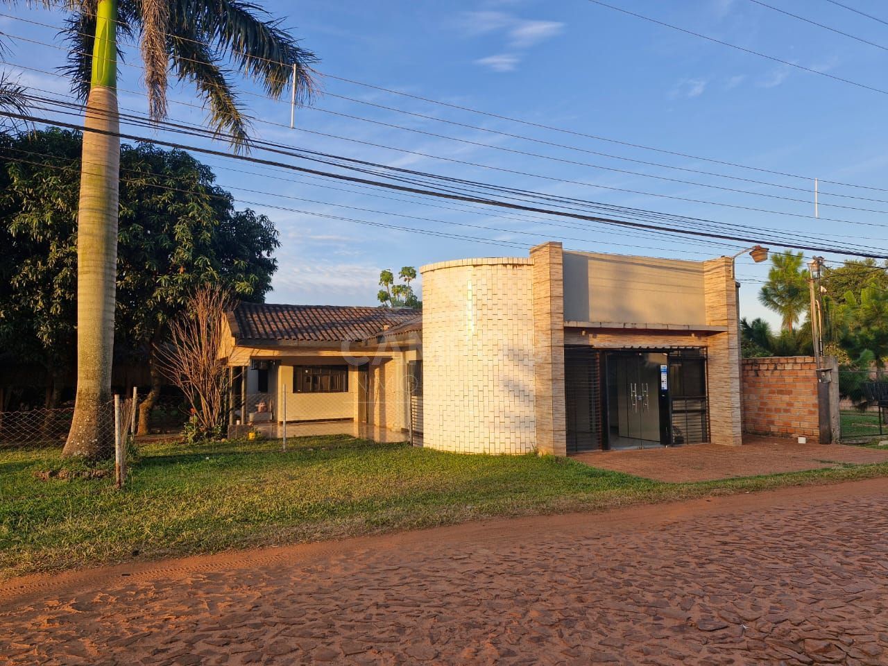 VENDO ESTA VIVIENDA (A una cuadra de Pádel Chopp)