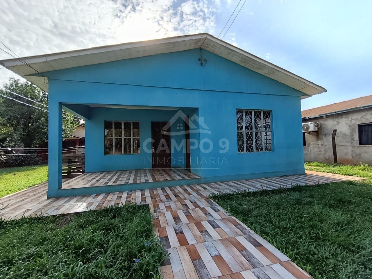VENDO ESTA CASA (Sobre calle Emiliano R. Fernández)